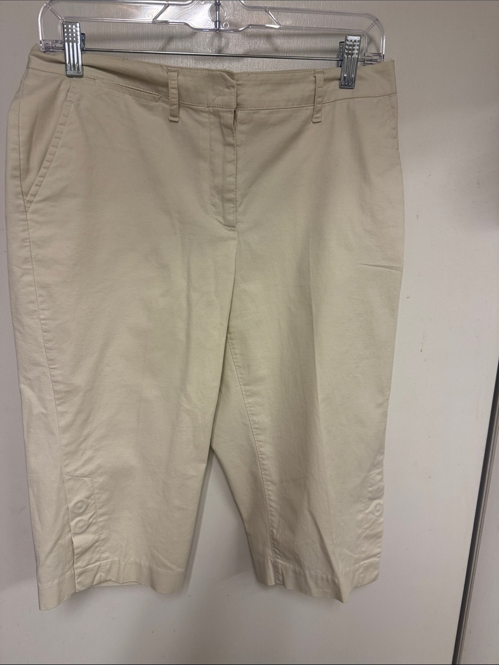 St. John's Bay Beige Cropped Capris